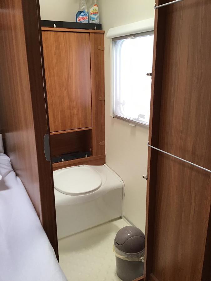 Gezellige Luxe Caravan Met Zwembad In Zuid- Bourgogne Anglure-sous-Dun ภายนอก รูปภาพ
